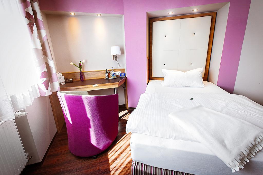 Hotel Am Turm Kaufbeuren Quarto foto